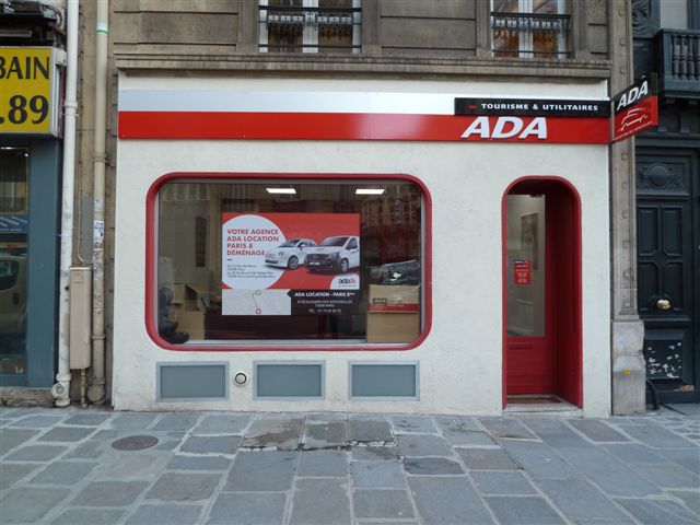 Nouvelle création de signalétique vitrine pour ADA, Paris 8ème